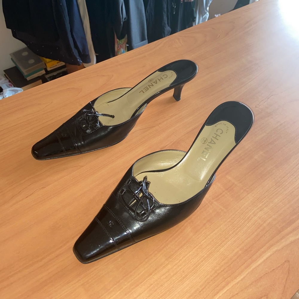 Chanel Leather and Patent Leather Pumps